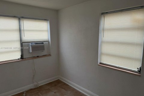 Снять в аренду квартиру в Майами, Флорида 2 спальни, 200.76м2, № 2002464 - фото 14