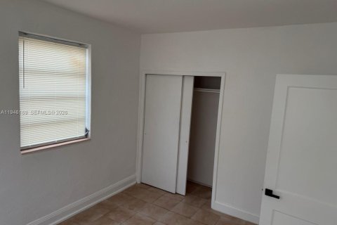 Снять в аренду квартиру в Майами, Флорида 2 спальни, 200.76м2, № 2002464 - фото 15