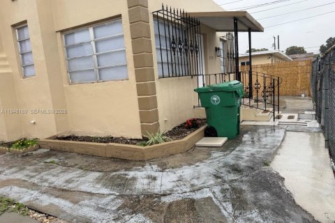 Снять в аренду квартиру в Майами, Флорида 2 спальни, 200.76м2, № 2002464 - фото 19