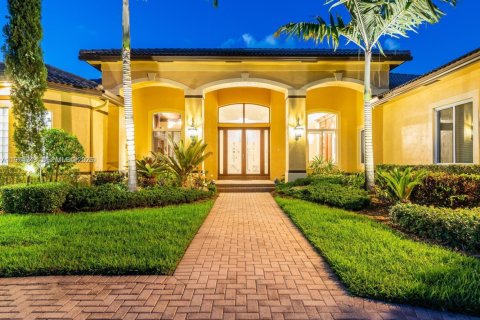 Villa ou maison à vendre à Davie, Floride: 5 chambres, 383.69 m2 № 2082424 - photo 9