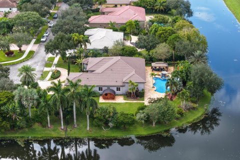 Villa ou maison à vendre à Davie, Floride: 5 chambres, 383.69 m2 № 2082424 - photo 2