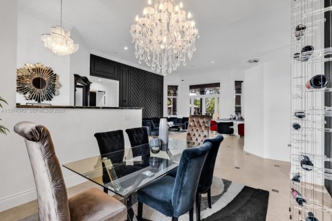 Villa ou maison à vendre à Davie, Floride: 5 chambres, 383.69 m2 № 2082424 - photo 24