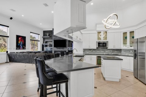 Villa ou maison à vendre à Davie, Floride: 5 chambres, 383.69 m2 № 2082424 - photo 18