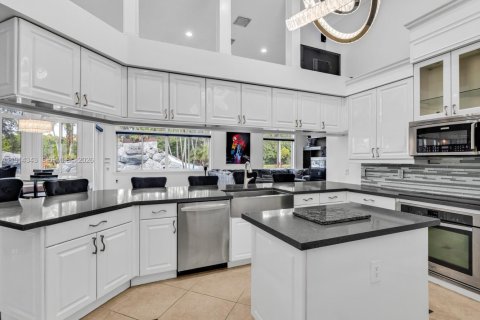 Villa ou maison à vendre à Davie, Floride: 5 chambres, 383.69 m2 № 2082424 - photo 20
