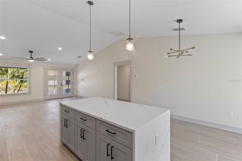 Villa ou maison à vendre à Port Charlotte, Floride: 3 chambres, 189.33 m2 № 2224408 - photo 5