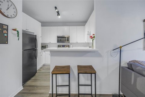 Condo in Tampa, Florida, 1 bedroom № 2106131 - photo 12