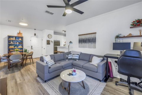 Condo in Tampa, Florida, 1 bedroom № 2106131 - photo 2