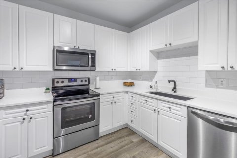 Condo in Tampa, Florida, 1 bedroom № 2106131 - photo 8