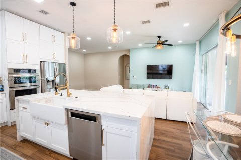 Casa en alquiler en Miramar, Florida, 3 dormitorios, 141.4 m2 № 2080347 - foto 7
