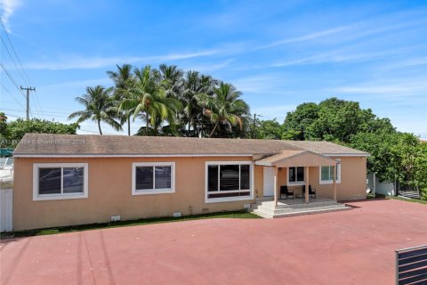 Commercial property in Hialeah, Florida № 1811575 - photo 21