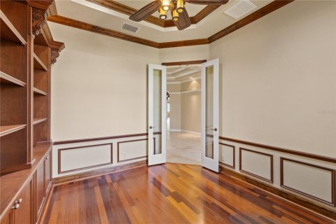 House in Land O' Lakes, Florida 4 bedrooms, 340.3 sq.m. № 2105326 - photo 10