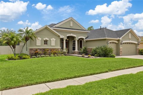 House in Land O' Lakes, Florida 4 bedrooms, 340.3 sq.m. № 2105326 - photo 2