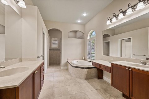 House in Land O' Lakes, Florida 4 bedrooms, 340.3 sq.m. № 2105326 - photo 13