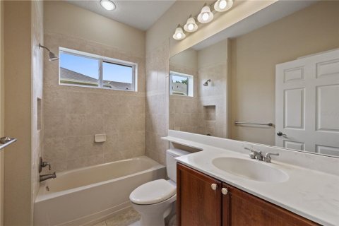 House in Land O' Lakes, Florida 4 bedrooms, 340.3 sq.m. № 2105326 - photo 20