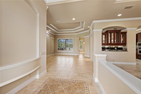 House in Land O' Lakes, Florida 4 bedrooms, 340.3 sq.m. № 2105326 - photo 6