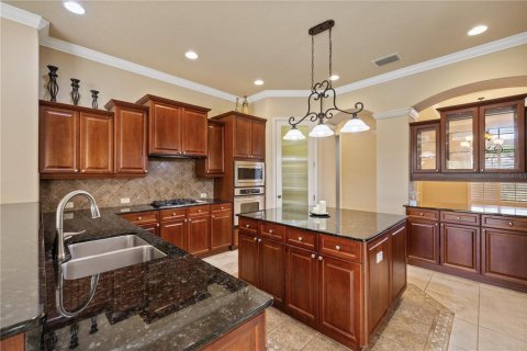 House in Land O' Lakes, Florida 4 bedrooms, 340.3 sq.m. № 2105326 - photo 23