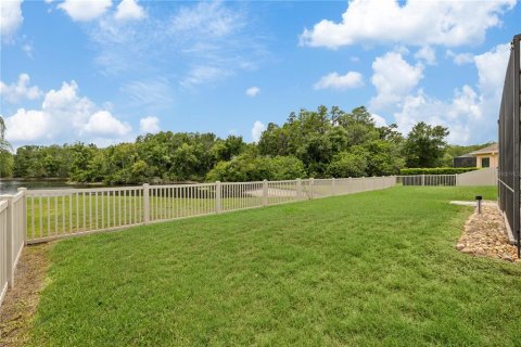 House in Land O' Lakes, Florida 4 bedrooms, 340.3 sq.m. № 2105326 - photo 5