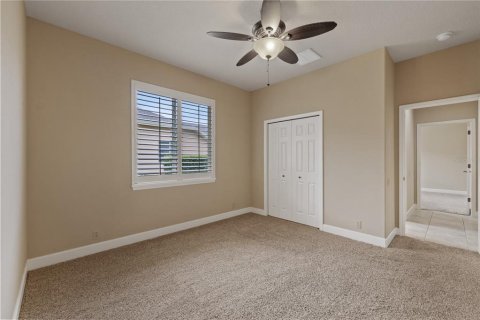 House in Land O' Lakes, Florida 4 bedrooms, 340.3 sq.m. № 2105326 - photo 21