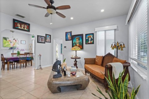 Купить виллу или дом в Хомстед, Флорида 4 спальни, 226.22м2, № 2030409 - фото 7