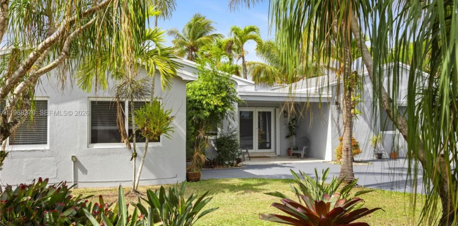 Дом в Хомстед, Флорида 4 спальни, 226.22м2 № 2030409