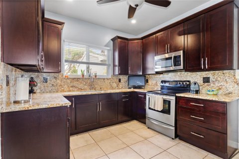 Купить виллу или дом в Хомстед, Флорида 4 спальни, 226.22м2, № 2030409 - фото 14