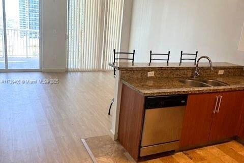 Condominio en venta en Miami, Florida, 1 dormitorio, 58.53 m2 № 1764911 - foto 2