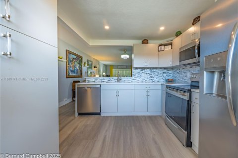 Condo in Coconut Creek, Florida, 2 bedrooms  № 1889623 - photo 3