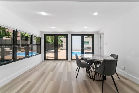 Купить коммерческую недвижимость в Форт-Лодердейл, Флорида 268.12м2, № 1996028 - фото 13