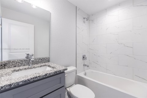 Снять в аренду виллу или дом в Лихай-Эйкерс, Флорида 3 спальни, 121.14м2, № 2014897 - фото 7