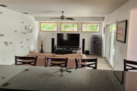 House in Clearwater, Florida 4 bedrooms, 300.72 sq.m. № 1548467 - photo 14