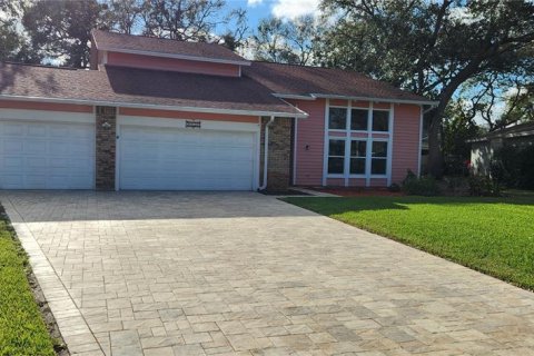 House in Clearwater, Florida 4 bedrooms, 300.72 sq.m. № 1548467 - photo 7