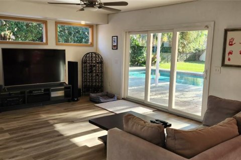 House in Clearwater, Florida 4 bedrooms, 300.72 sq.m. № 1548467 - photo 15