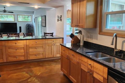 House in Clearwater, Florida 4 bedrooms, 300.72 sq.m. № 1548467 - photo 19