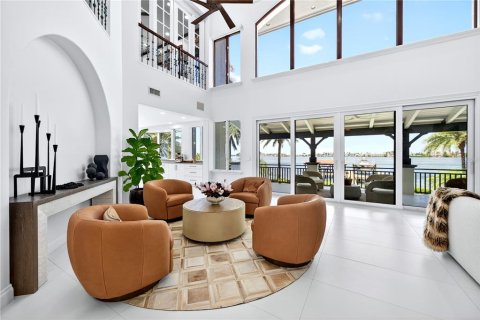 House in Cortez, Florida 4 bedrooms, 477.33 sq.m. № 2123873 - photo 6