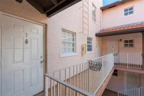 Copropriété à vendre à Coral Gables, Floride: 2 chambres, 88.26 m2 № 2021191 - photo 4