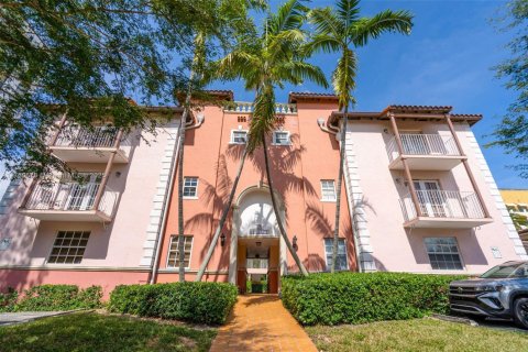 Copropriété à vendre à Coral Gables, Floride: 2 chambres, 88.26 m2 № 2021191 - photo 2