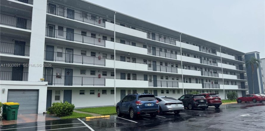 Apartment in Hollywood, Florida 1 bedroom, 72 sq.m. № 2086332