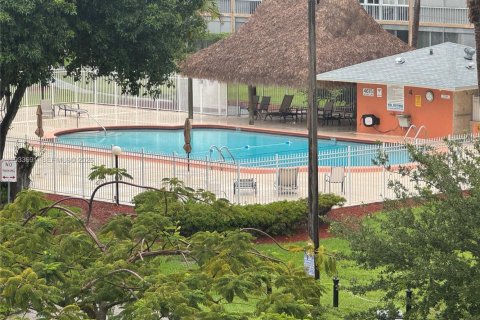 Apartment in Hollywood, Florida 1 bedroom, 72 sq.m. № 2086332 - photo 23