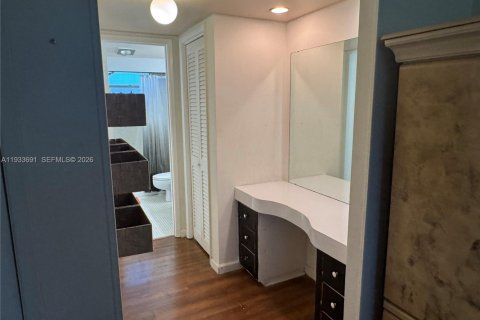 Apartment in Hollywood, Florida 1 bedroom, 72 sq.m. № 2086332 - photo 16