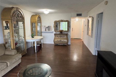 Apartment in Hollywood, Florida 1 bedroom, 72 sq.m. № 2086332 - photo 8