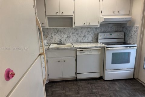 Apartment in Hollywood, Florida 1 bedroom, 72 sq.m. № 2086332 - photo 5
