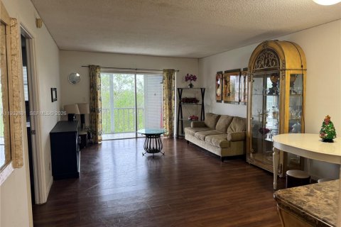 Apartment in Hollywood, Florida 1 bedroom, 72 sq.m. № 2086332 - photo 7