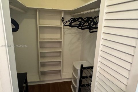 Apartment in Hollywood, Florida 1 bedroom, 72 sq.m. № 2086332 - photo 17