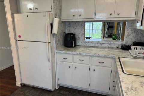Apartment in Hollywood, Florida 1 bedroom, 72 sq.m. № 2086332 - photo 4