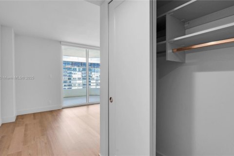 Apartamento en alquiler en Miami, Florida, 2 dormitorios, 130.43 m2 № 1921506 - foto 28