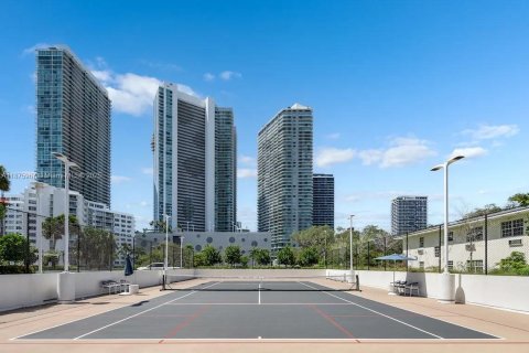 Apartamento en alquiler en Miami, Florida, 2 dormitorios, 130.43 m2 № 1921506 - foto 23