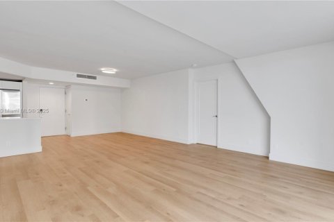Appartement à louer à Miami, Floride: 2 chambres, 130.43 m2 № 1921506 - photo 4