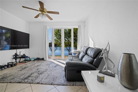 Adosado en venta en Miramar, Florida, 3 dormitorios, 153.29 m2 № 2015725 - foto 7