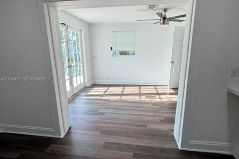 House in Fort Lauderdale, Florida 4 bedrooms, 204.57 sq.m. № 2402455 - photo 5