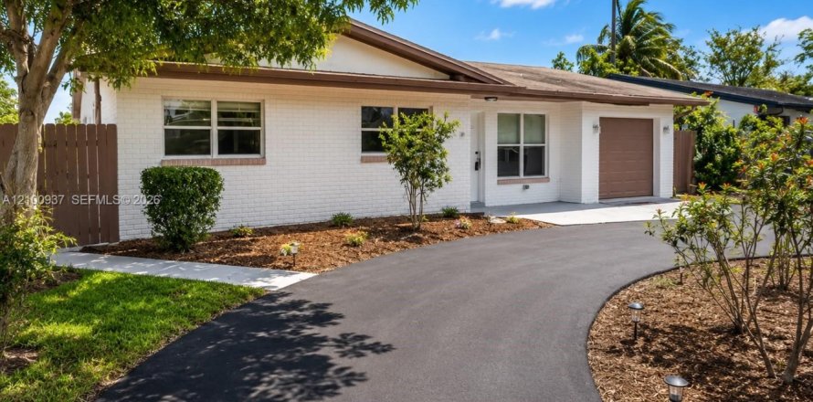 House in Fort Lauderdale, Florida 4 bedrooms, 204.57 sq.m. № 2402455